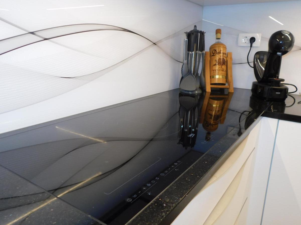 Modern Apartment Hrenova Street リュブリャナ エクステリア 写真